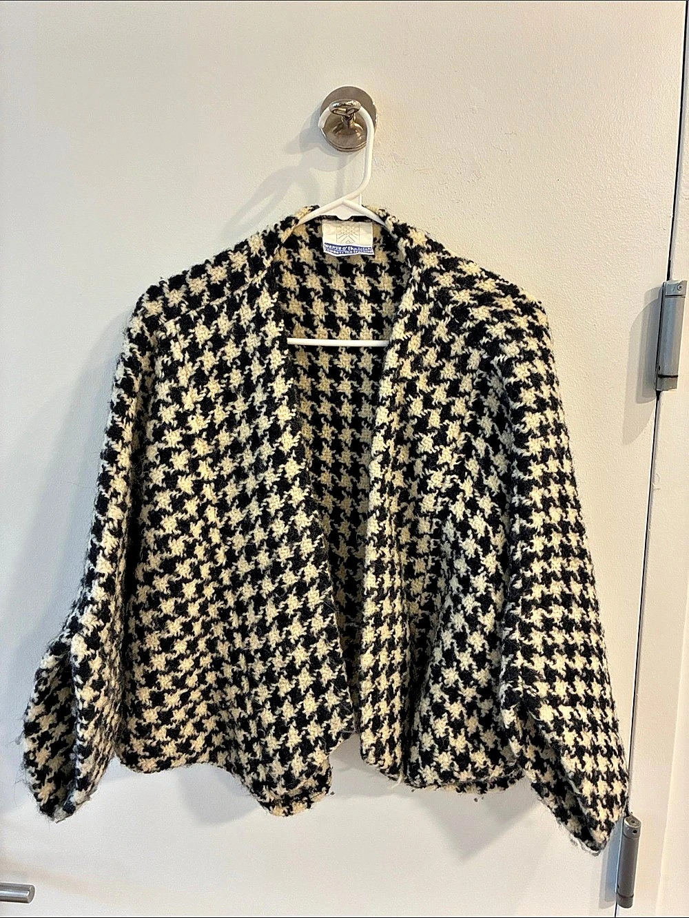 Women’s Weave of the Irish Houndstooth Cape Sweater in Black & Cream